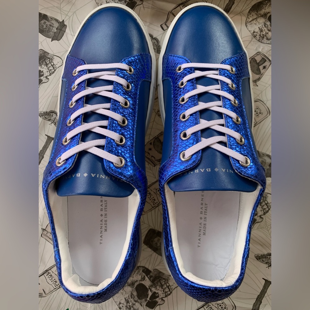 TIANNIA BARNES imported from Italy, designer blue/metallic blue leather trainers